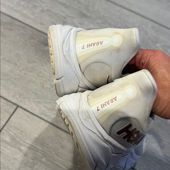 Hoka one one Women's cream Beige Athletic Shoes size 6.5 - Picture 5 of 8